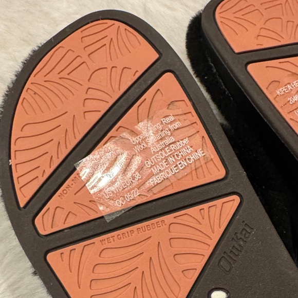 OluKai Kipea Heu Genuine Shearling Black Sandal/Slippers Women’s Size 8 NWOT - Picture 6 of 7